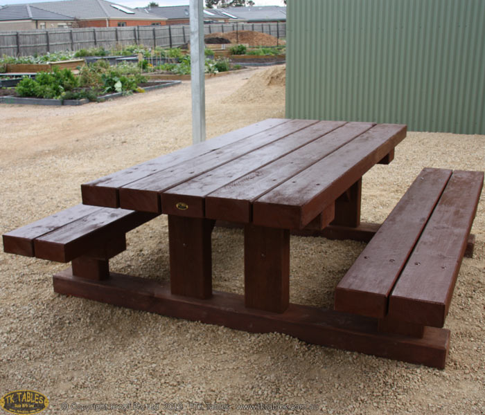 Communal Sleeper Outdoor Table Set
